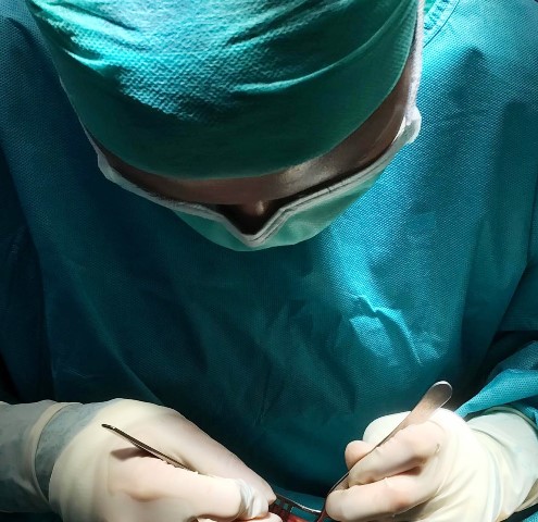 Dr Raslan First Op Schulzetspezialist Kniespezialist Orthopäde Berlin Naomi 2