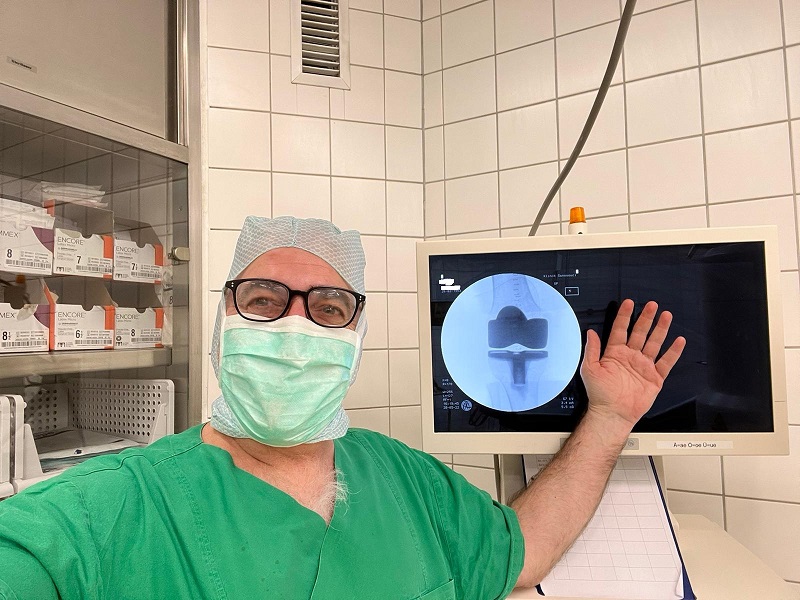 Knie spezialist Hüftspazialist Schulterspzialist Dr Raslan Orthopäde Berlin 2